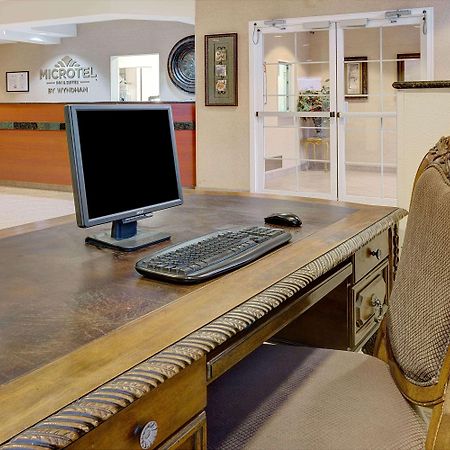 Microtel Inn & Suites By Wyndham Indianapolis Airport Экстерьер фото