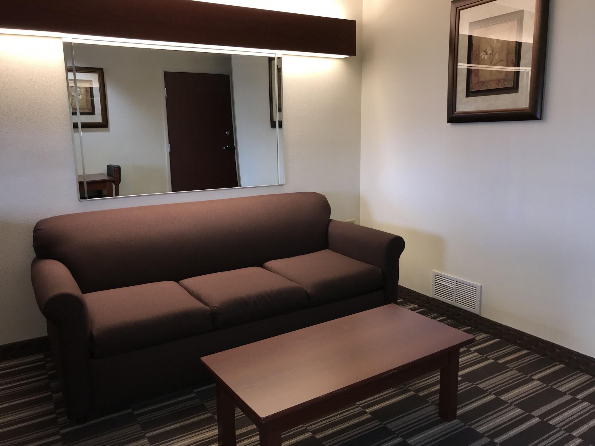 Microtel Inn & Suites By Wyndham Indianapolis Airport Экстерьер фото