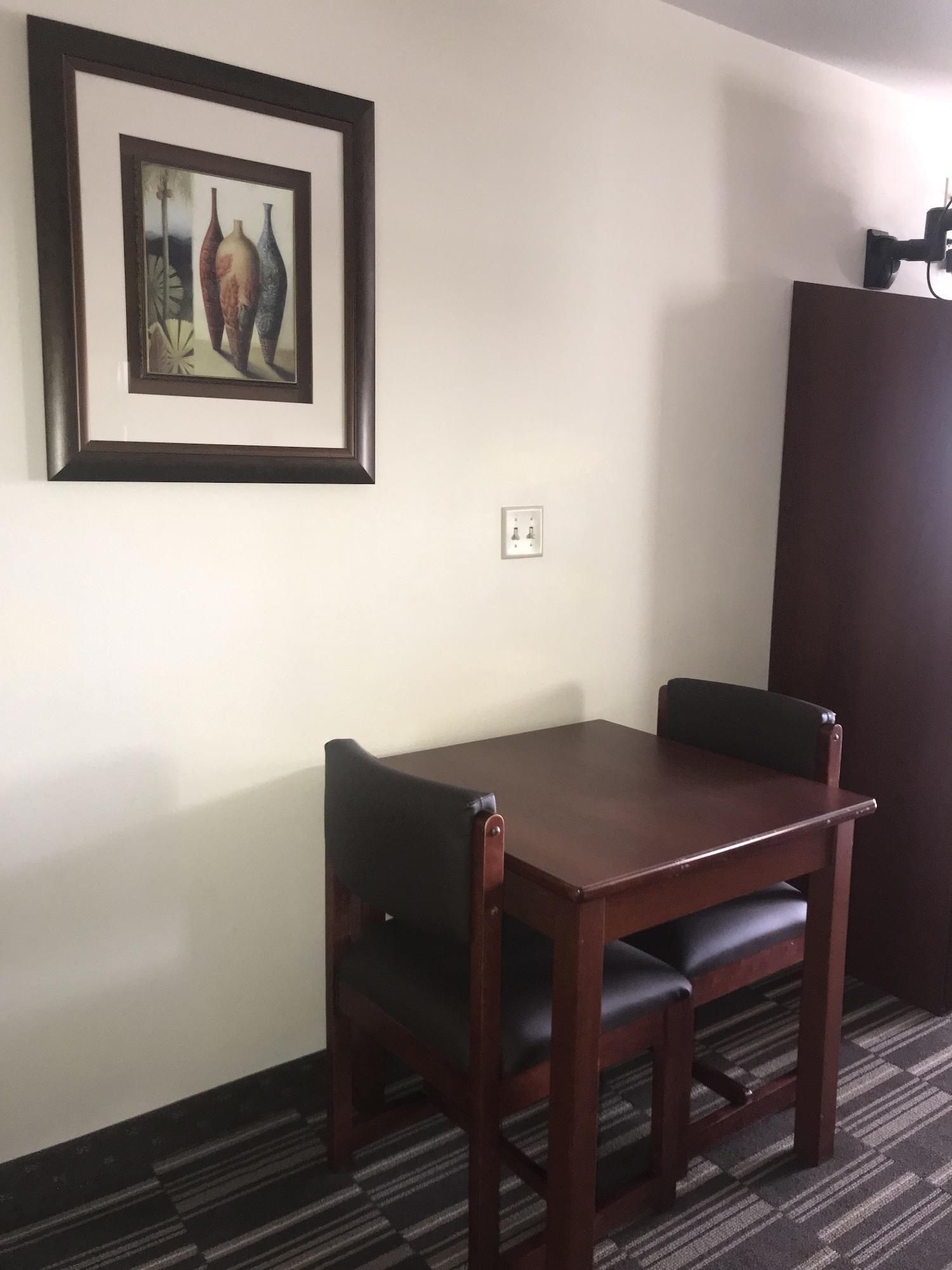 Microtel Inn & Suites By Wyndham Indianapolis Airport Экстерьер фото