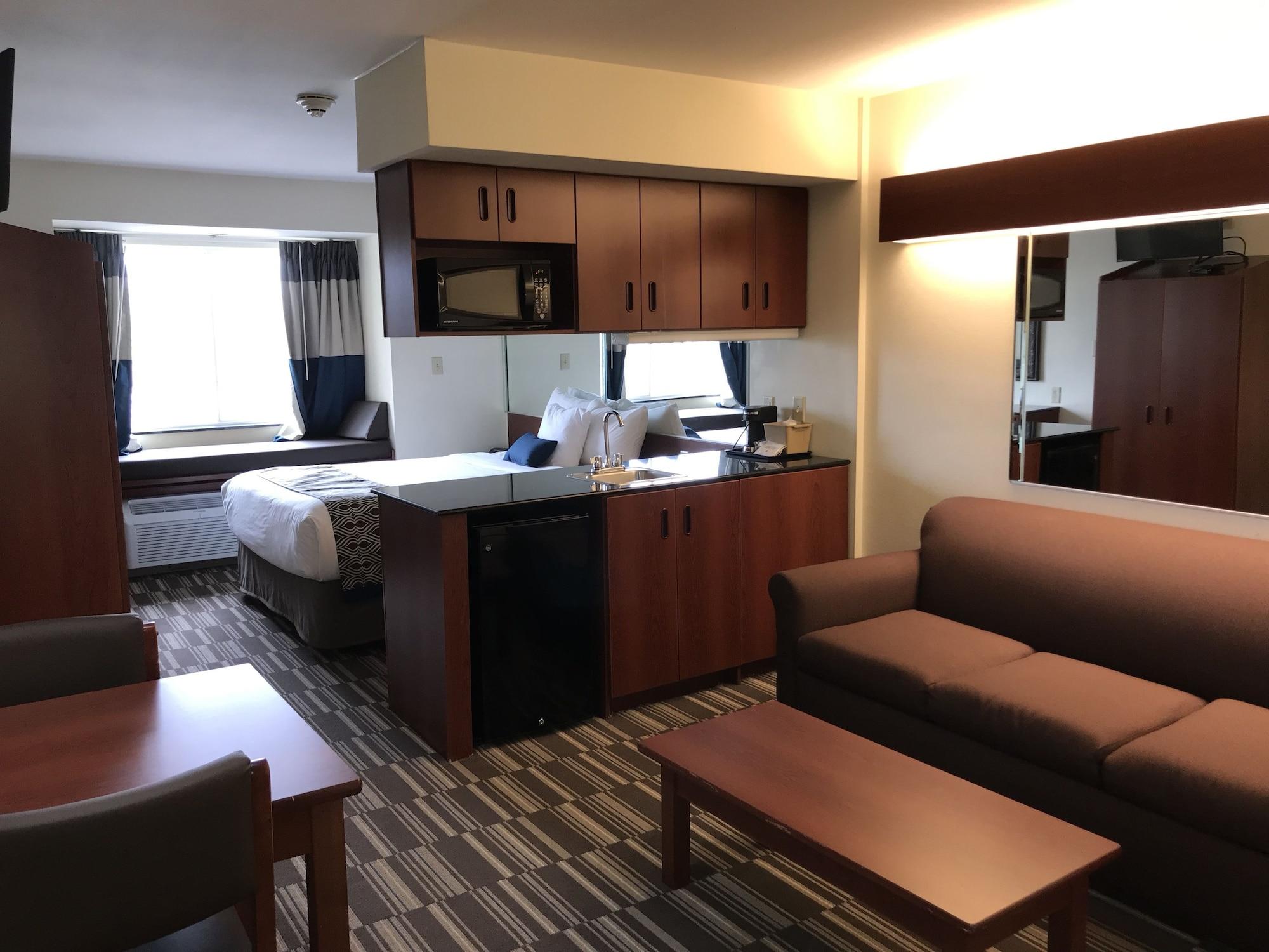 Microtel Inn & Suites By Wyndham Indianapolis Airport Экстерьер фото