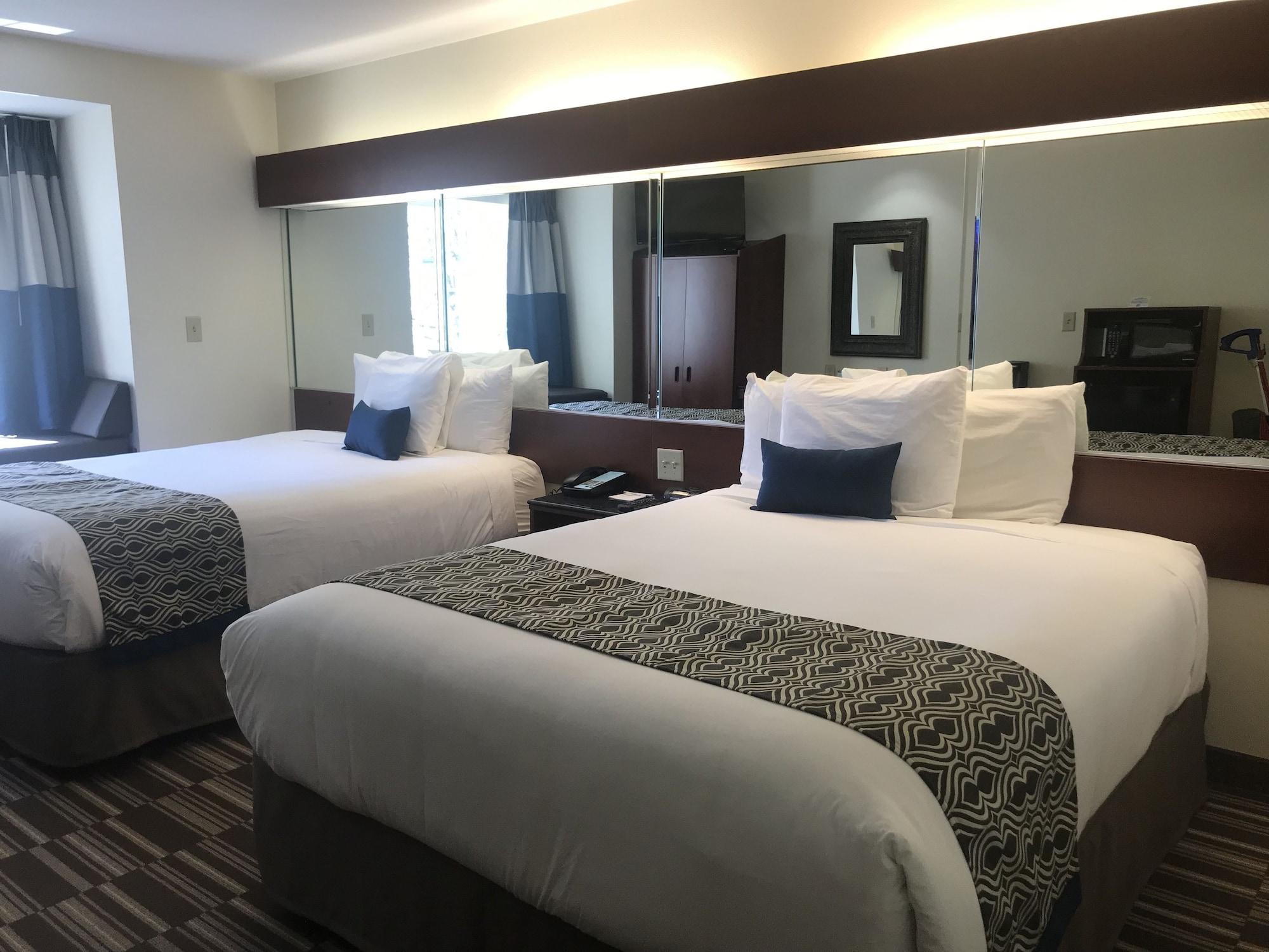 Microtel Inn & Suites By Wyndham Indianapolis Airport Экстерьер фото