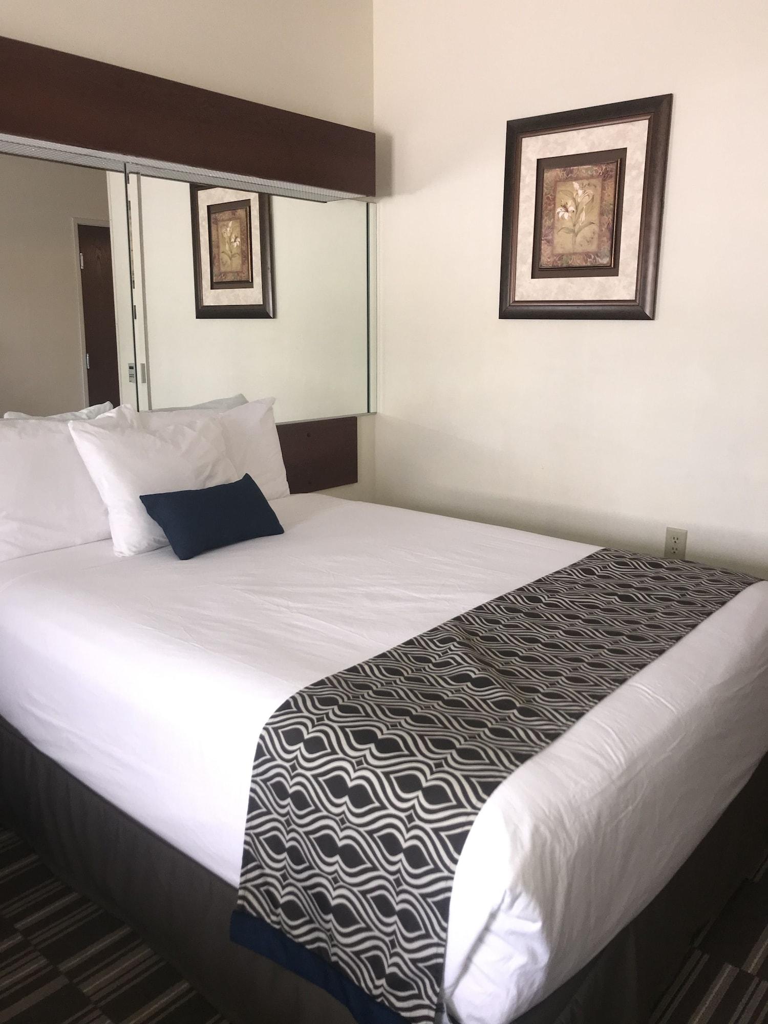 Microtel Inn & Suites By Wyndham Indianapolis Airport Экстерьер фото