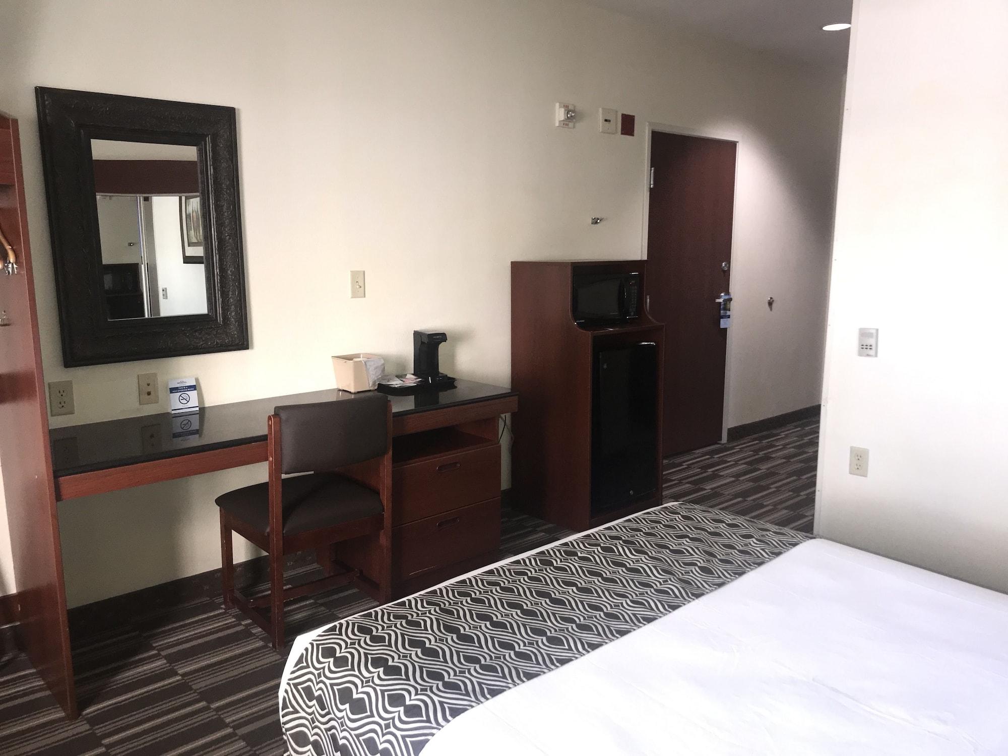 Microtel Inn & Suites By Wyndham Indianapolis Airport Экстерьер фото