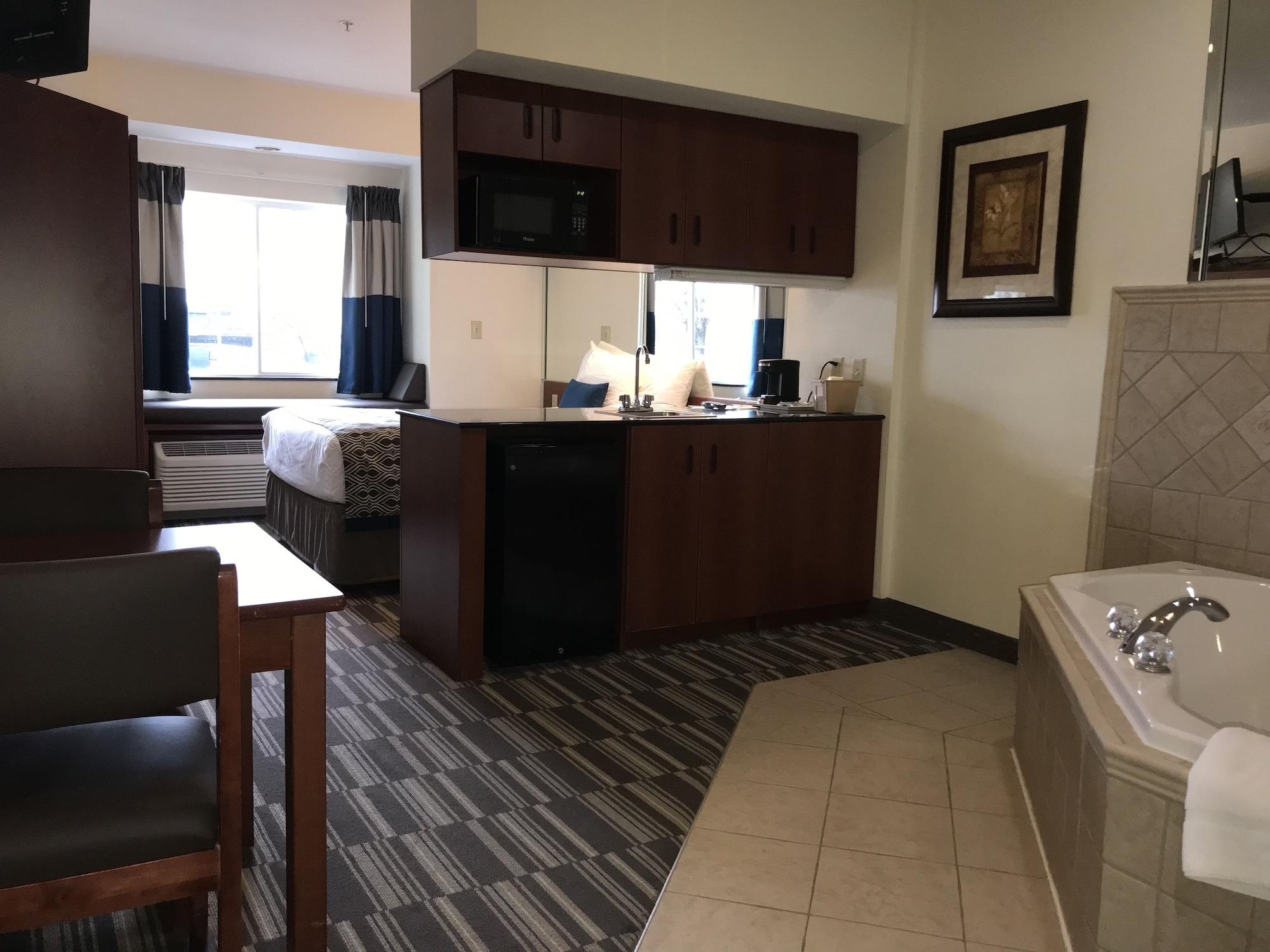Microtel Inn & Suites By Wyndham Indianapolis Airport Экстерьер фото