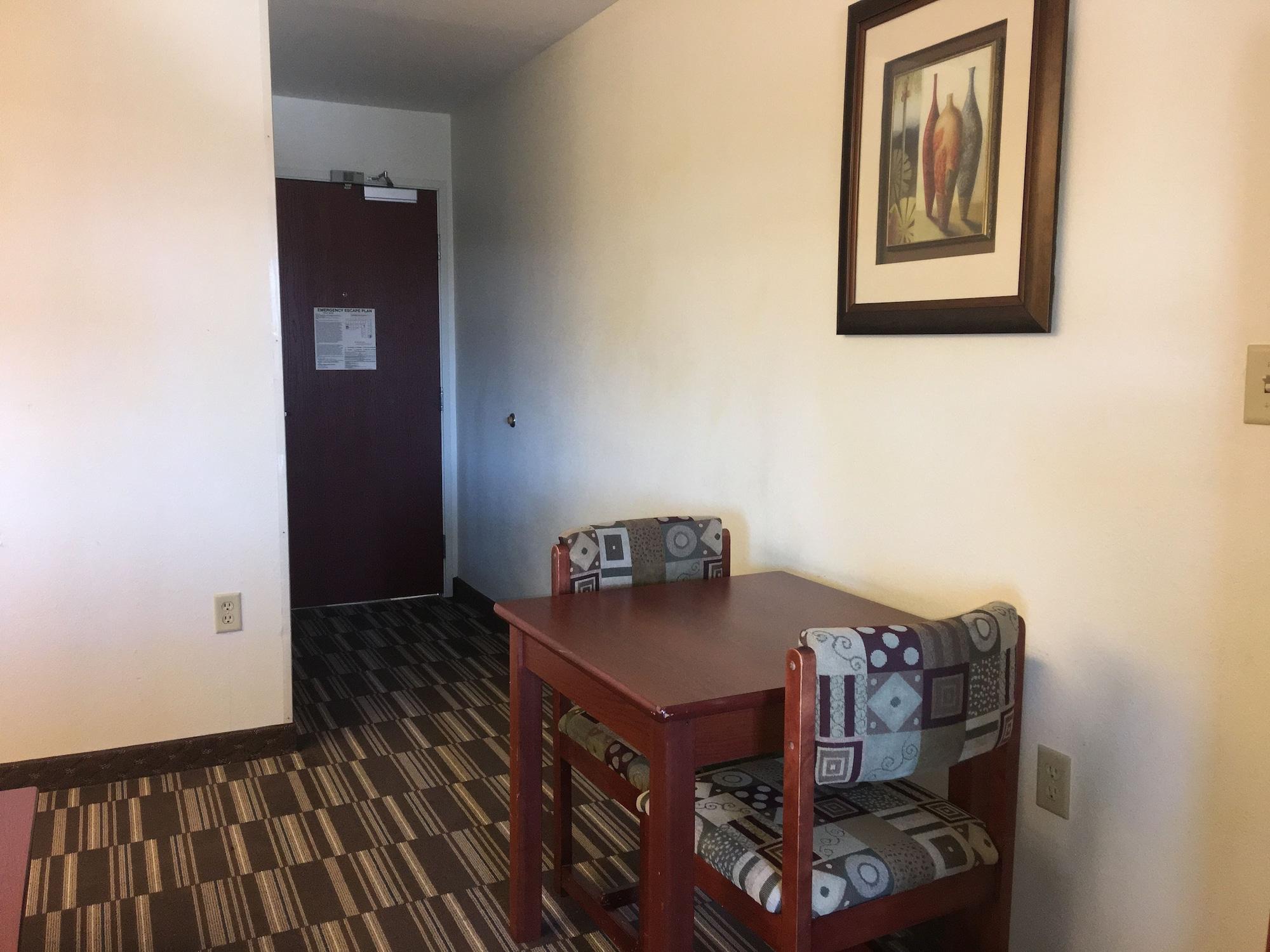 Microtel Inn & Suites By Wyndham Indianapolis Airport Экстерьер фото