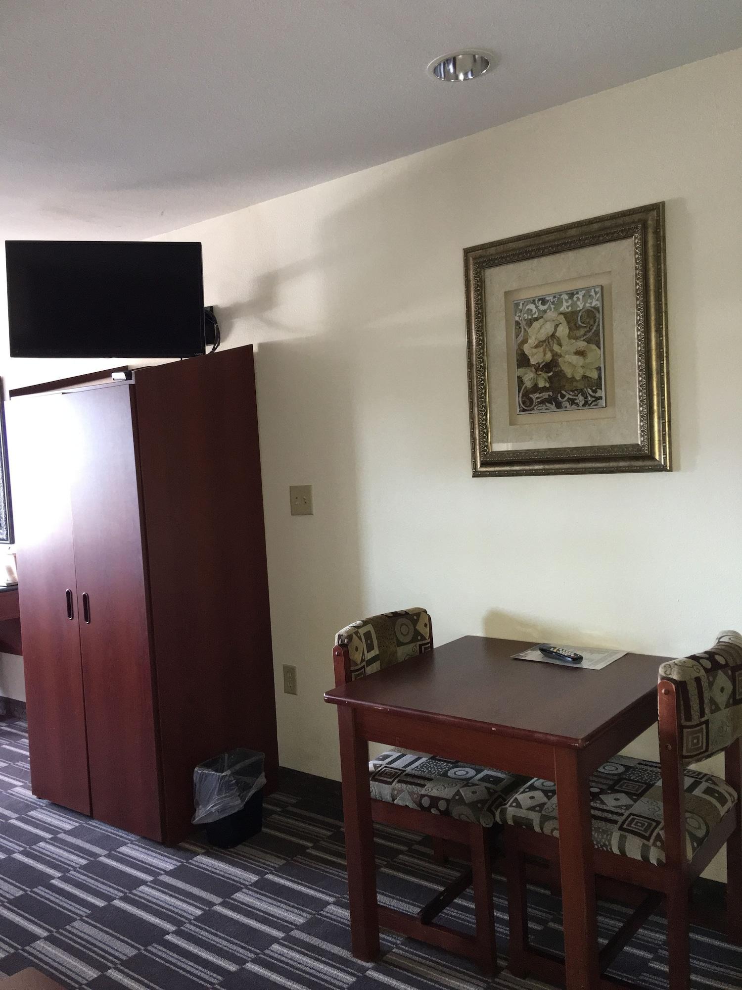 Microtel Inn & Suites By Wyndham Indianapolis Airport Экстерьер фото