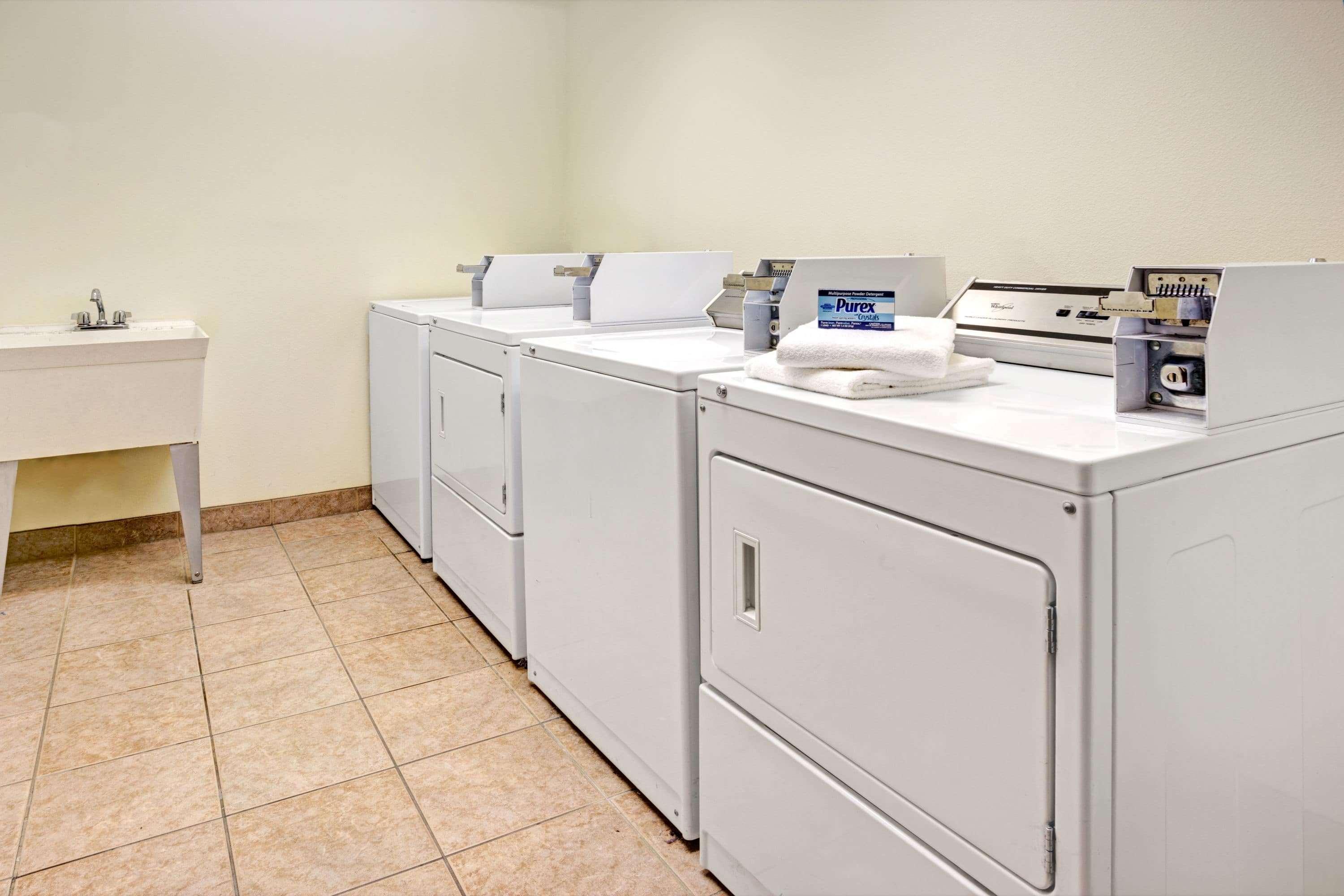 Microtel Inn & Suites By Wyndham Indianapolis Airport Экстерьер фото