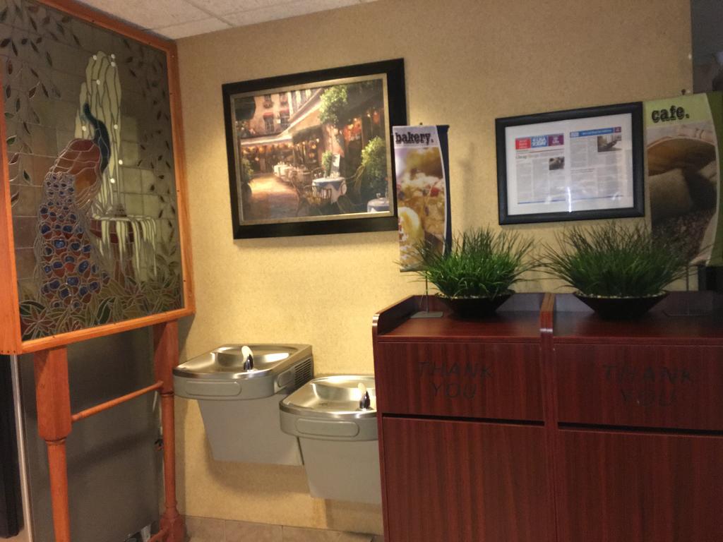 Microtel Inn & Suites By Wyndham Indianapolis Airport Экстерьер фото
