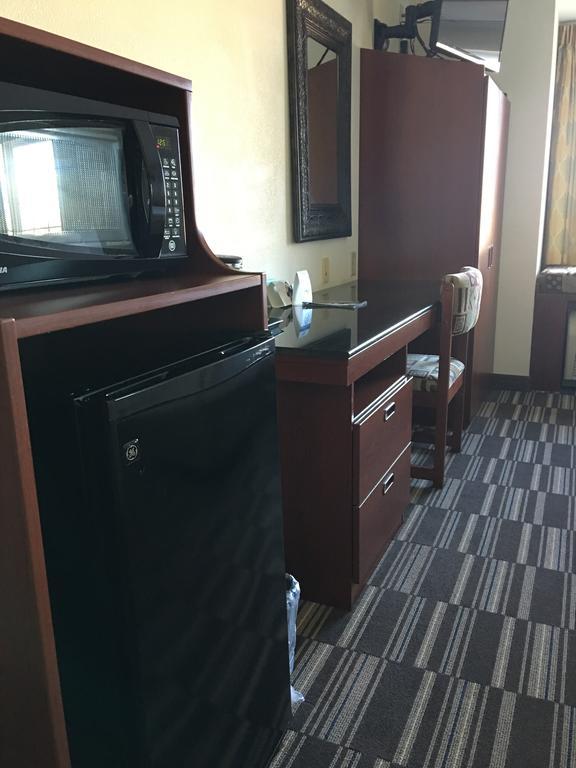 Microtel Inn & Suites By Wyndham Indianapolis Airport Экстерьер фото