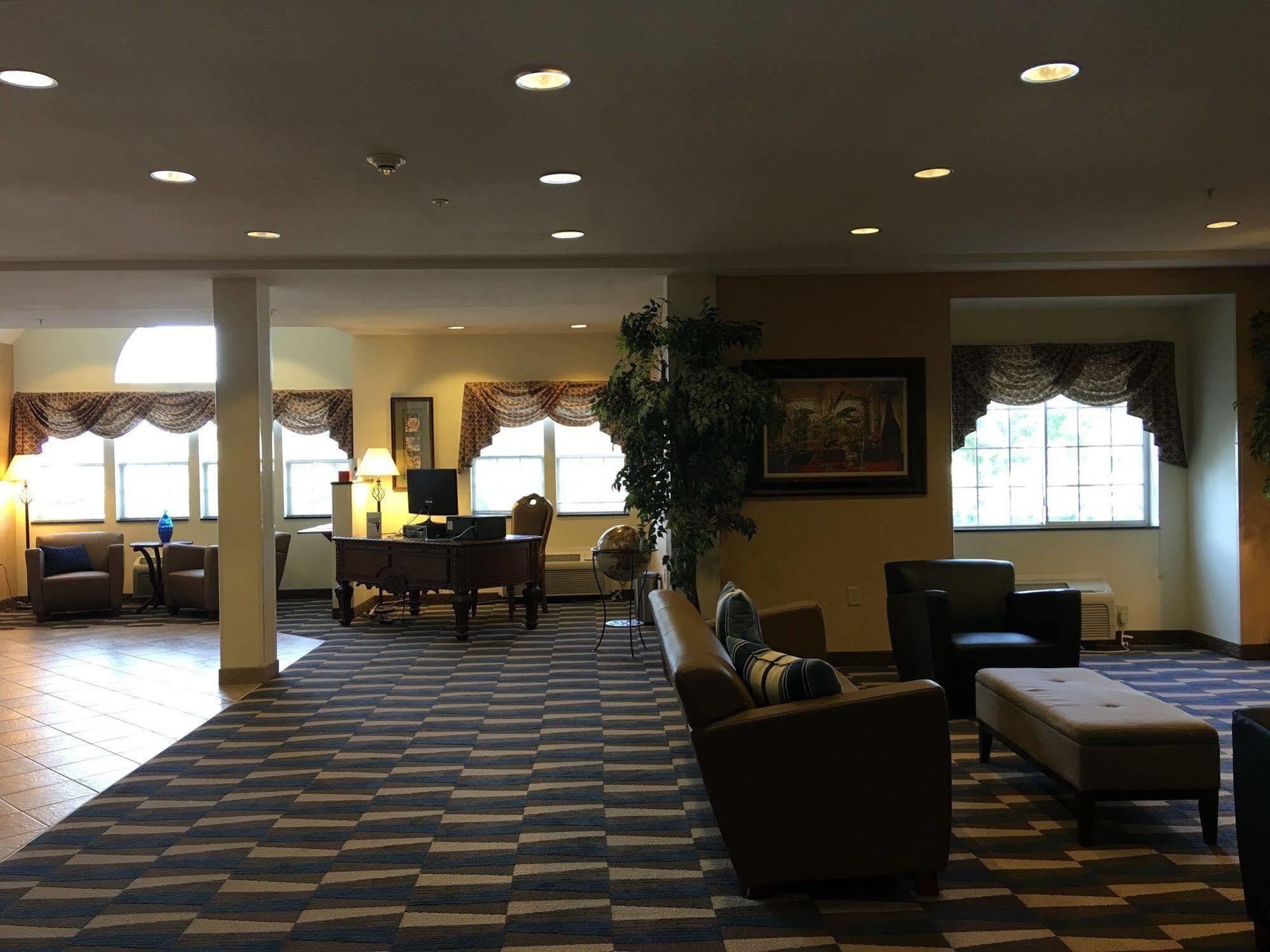 Microtel Inn & Suites By Wyndham Indianapolis Airport Экстерьер фото